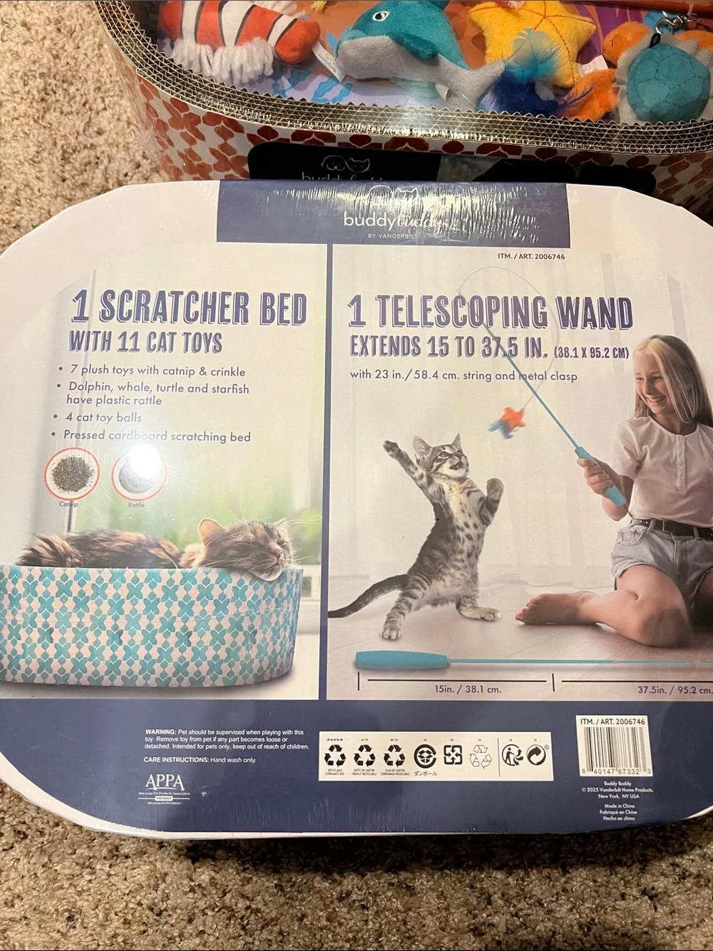 Scratcher bed with Assorted Colorful Cat Toys Plush & Interactive Set